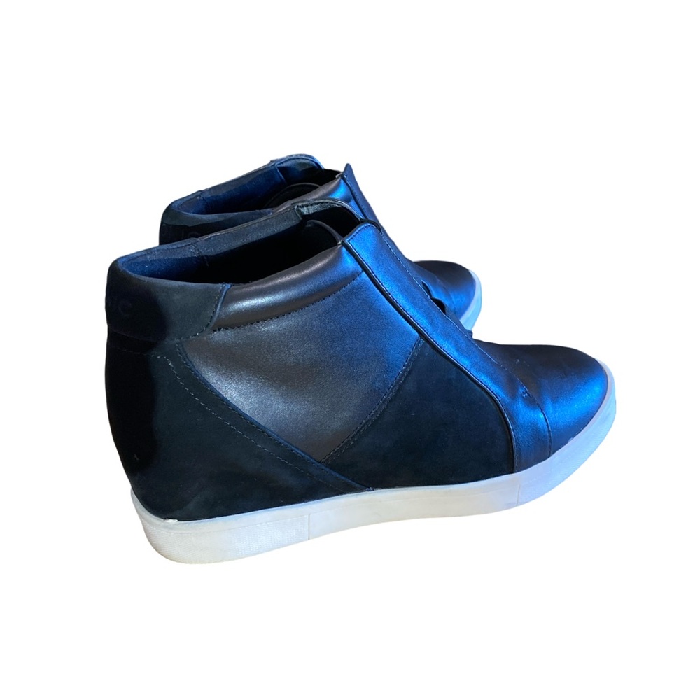 Vionic Black and White Ankle Booties